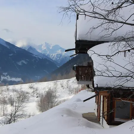 Chalet La Neuf 샬레 *